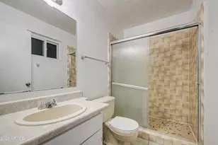 5562 W Edgemont Ave, Phoenix, AZ 85035 - Photo 17
