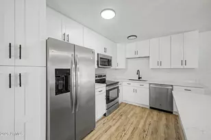 7202 W Shangri La Rd, Peoria, AZ 85345 - Photo 9