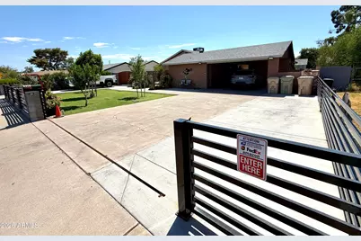 8310 N 55th Avenue, Glendale, AZ 85302 - Photo 1