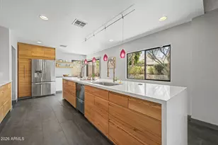 2276 E Christy Dr, Phoenix, AZ 85028 - Photo 13