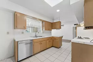 10208 W Pinehurst Dr, Sun City, AZ 85351 - Photo 23