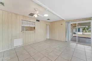 10208 W Pinehurst Dr, Sun City, AZ 85351 - Photo 13
