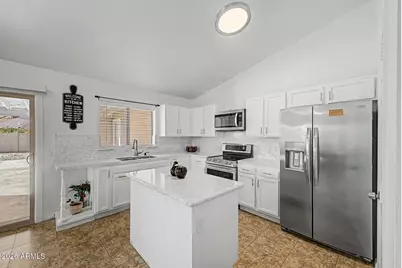8552 W Meadowbrook Avenue, Phoenix, AZ 85037 - Photo 17