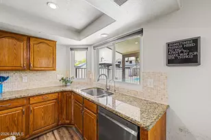 7641 W Maui Ln, Peoria, AZ 85381 - Photo 13