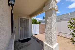 2824 W Angela Dr, Phoenix, AZ 85053 - Photo 7