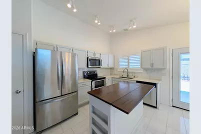 2824 W Angela Drive, Phoenix, AZ 85053 - Photo 19