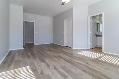 11823 W Roanoke Avenue, Avondale, AZ 85392 - Photo 9