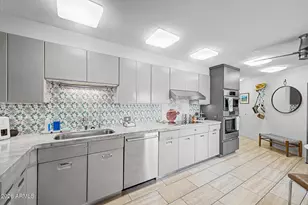 2201 N Central Ave, Phoenix, AZ 85004 - Photo 13