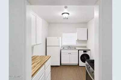 5915 W Palmaire Avenue #B, Glendale, AZ 85301 - Photo 9