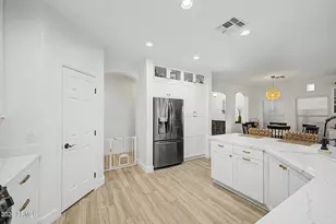 10547 W Desert Star Ln, Peoria, AZ 85382 - Photo 11