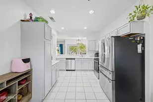 15612 W Grand Creek Ln, Surprise, AZ 85374 - Photo 17