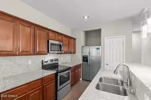 13139 W Tuckey Ln, Glendale, AZ 85307 - Photo 5