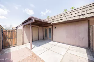 922 S Acapulco Ln, Tempe, AZ 85281 - Photo 19