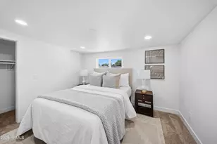 934 S Pioneer St, Mesa, AZ 85204 - Photo 11