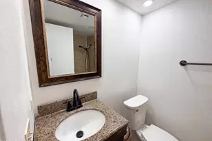 10501 W Loma Ln, Peoria, AZ 85345 - Photo 17