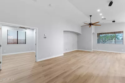 10361 W Foothill Drive, Peoria, AZ 85383 - Photo 25