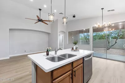 10361 W Foothill Drive, Peoria, AZ 85383 - Photo 31