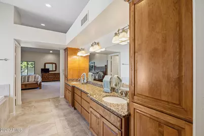 9886 E Cinnabar Avenue, Scottsdale, AZ 85258 - Photo 27