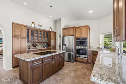9886 E Cinnabar Avenue, Scottsdale, AZ 85258 - Photo 17