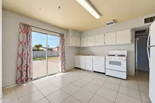 7714 W Mitchell Dr, Phoenix, AZ 85033 - Photo 7
