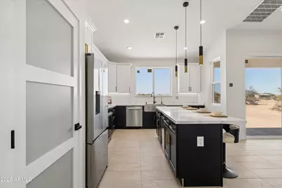 38545 W Montebello Avenue, Tonopah, AZ 85354 - Photo 11