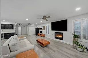 4626 E Adobe Dr, Phoenix, AZ 85050 - Photo 9
