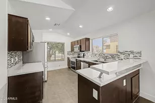 8928 W Harmony Ln, Peoria, AZ 85382 - Photo 9