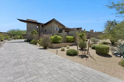 37021 N Holiday Lane, Carefree, AZ 85377 - Photo 9