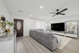 5530 N 61st Ave, Glendale, AZ 85301 - Photo 9