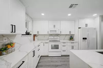 5530 N 61st Avenue, Glendale, AZ 85301 - Photo 15