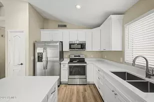 2210 E Menadota Dr, Phoenix, AZ 85024 - Photo 15