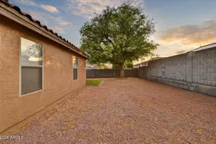 10524 W Country Club Trail, Peoria, AZ 85383 - Photo 25