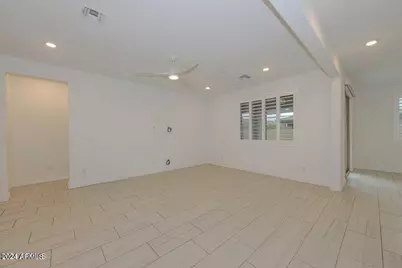 29758 N 114th Drive, Peoria, AZ 85383 - Photo 5