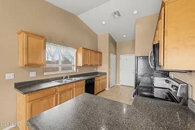12478 W Madero Drive, Arizona City, AZ 85123 - Photo 11