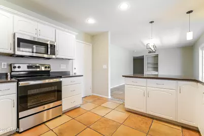 9641 N 41st Drive, Phoenix, AZ 85051 - Photo 5