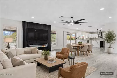 9402 N 18th Street N, Phoenix, AZ 85020 - Photo 1