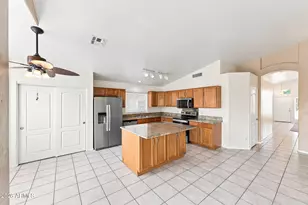 1109 E Montoya Ln, Phoenix, AZ 85024 - Photo 5