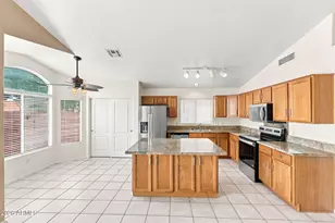 1109 E Montoya Ln, Phoenix, AZ 85024 - Photo 7