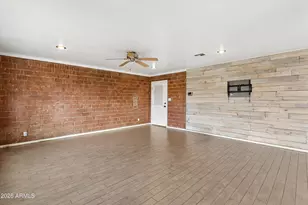 4201 W Tuckey Ln, Phoenix, AZ 85019 - Photo 11