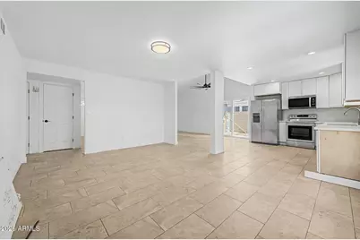 5708 N 42nd Lane, Phoenix, AZ 85019 - Photo 9
