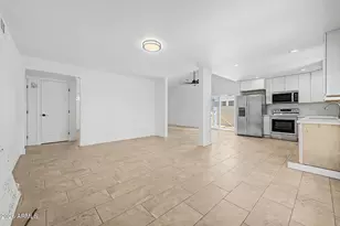 5708 N 42nd Ln, Phoenix, AZ 85019 - Photo 9