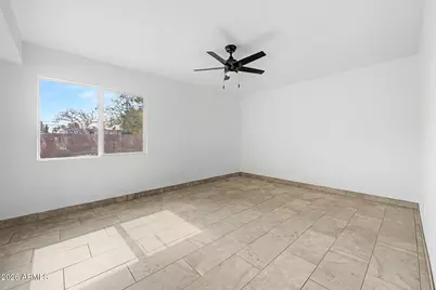 5708 N 42nd Lane, Phoenix, AZ 85019 - Photo 11