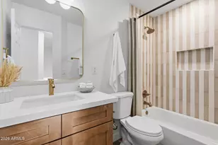 3713 E Taro Ln, Phoenix, AZ 85050 - Photo 5