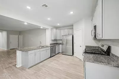 13027 W Lamar Road, Glendale, AZ 85307 - Photo 9