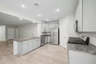 13027 W Lamar Rd, Glendale, AZ 85307 - Photo 9