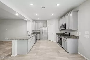 13027 W Lamar Rd, Glendale, AZ 85307 - Photo 15
