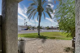 253 E Beck Ln, Phoenix, AZ 85022 - Photo 25