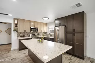 922 W Angela Dr, Phoenix, AZ 85023 - Photo 7
