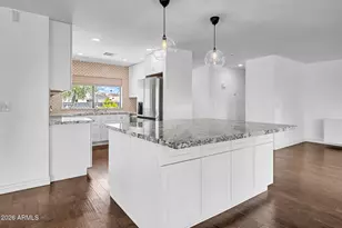 5219 E Winchcomb Dr, Scottsdale, AZ 85254 - Photo 9