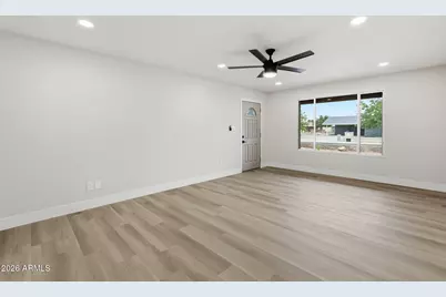 11002 N 45th Avenue, Glendale, AZ 85304 - Photo 7